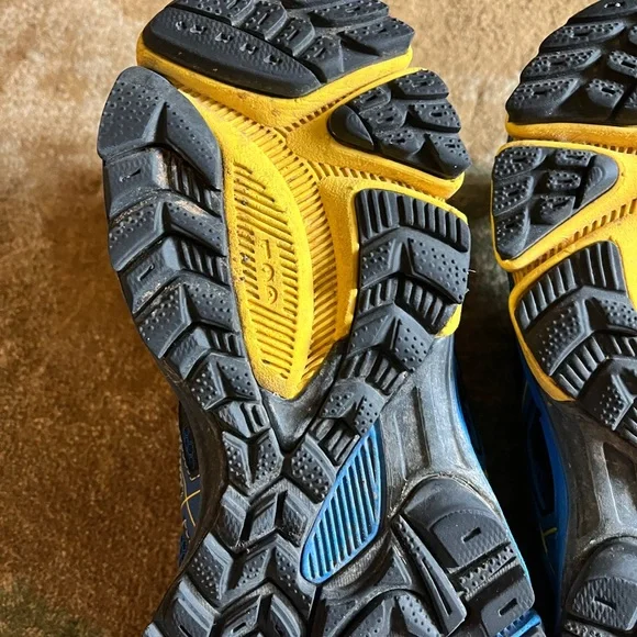 Asics Blue and Yellow Athletic Shoes Lightweight Breathable Design - Picture 12 of 16